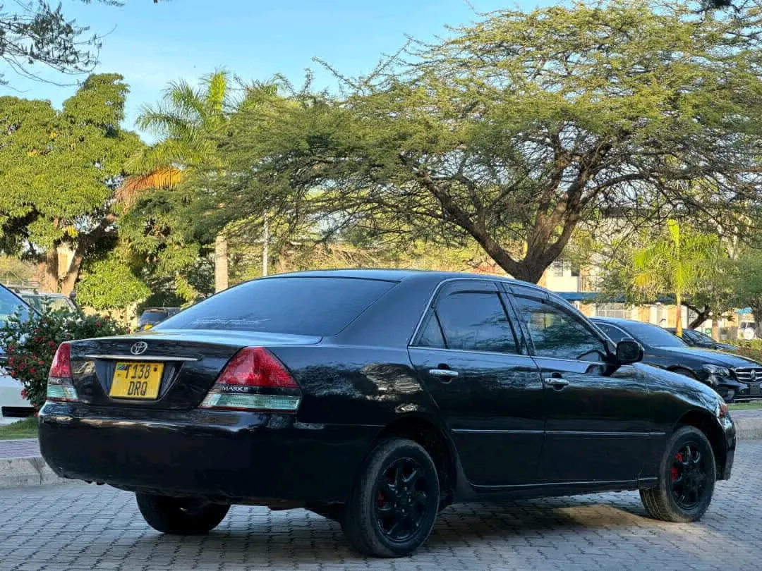 Toyota Grand Mark II 2004, 1990cc Petrol thumbnail 5
