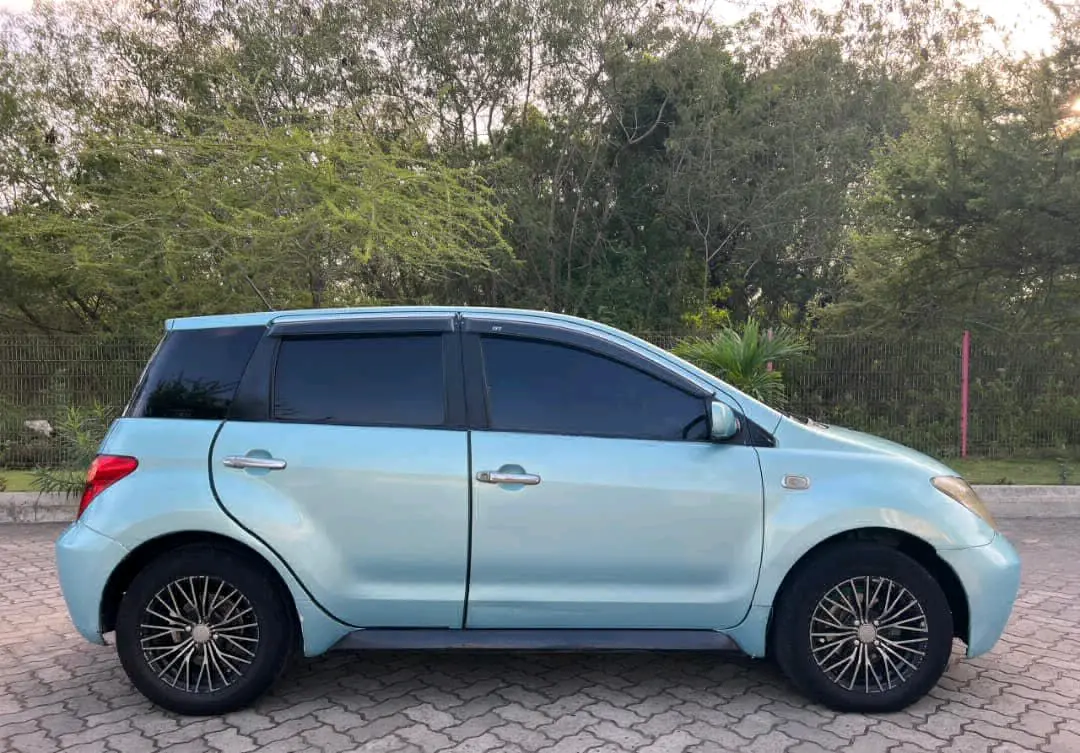 Toyota Ist 2006 Blue, 1290cc thumbnail 3
