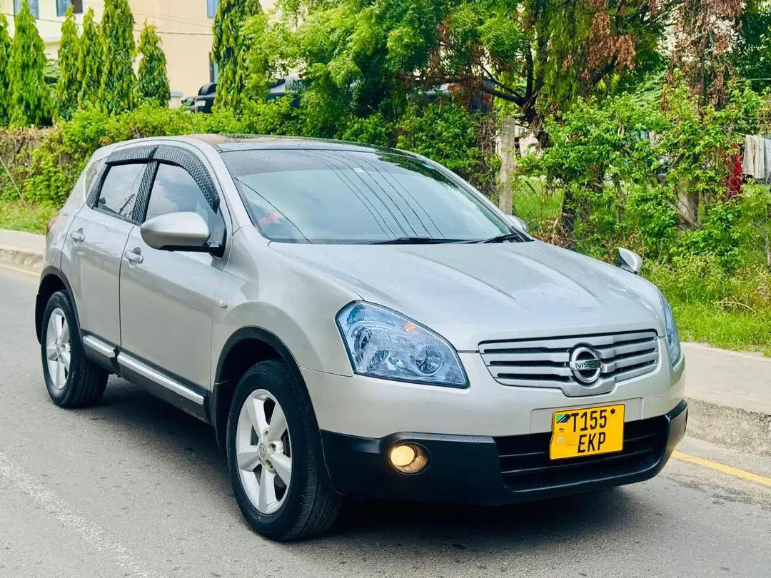 Nissan Dualis 2008, 1900cc, Silver thumbnail 3