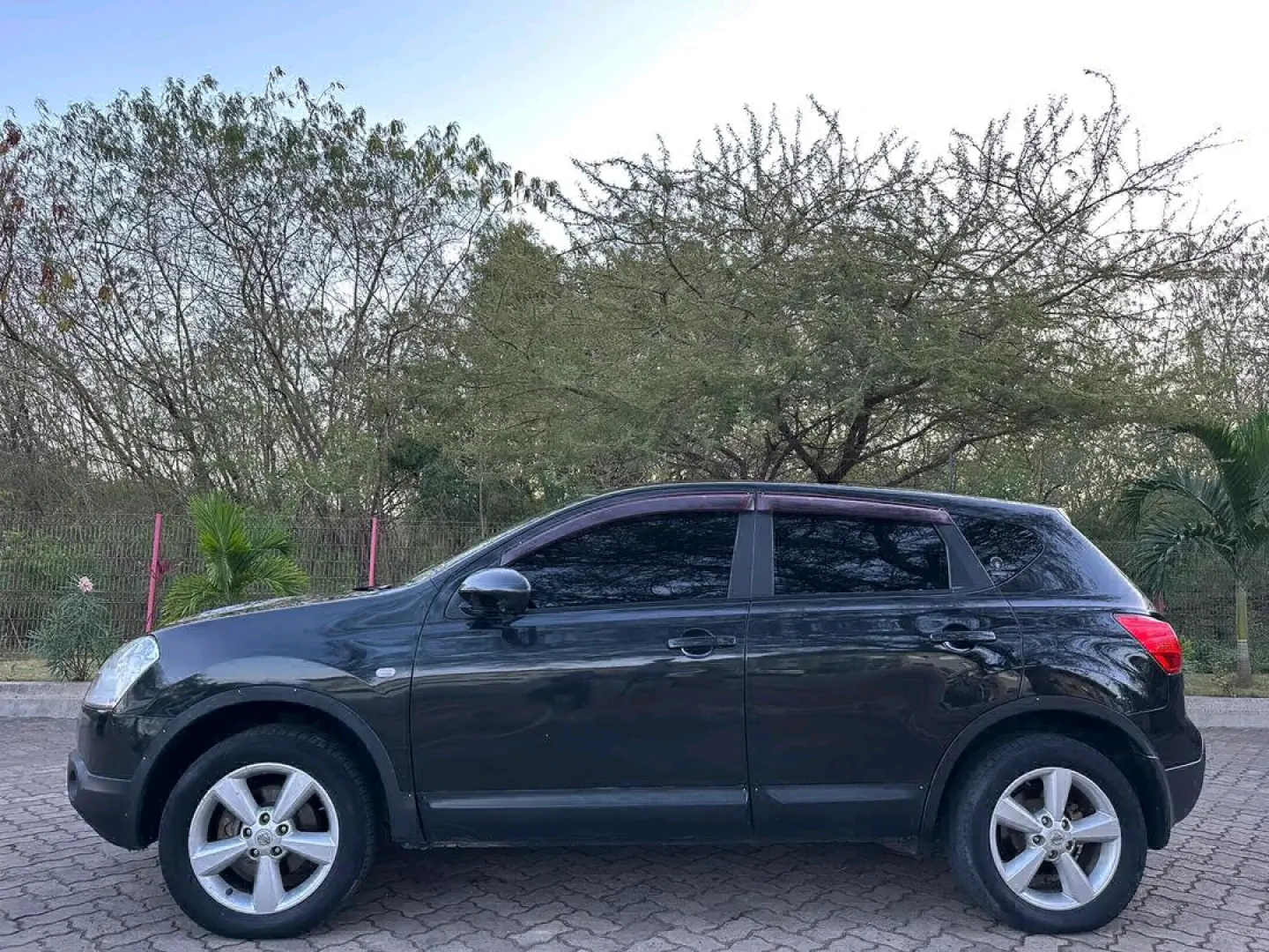Nissan Dualis 2008 SUV thumbnail 3