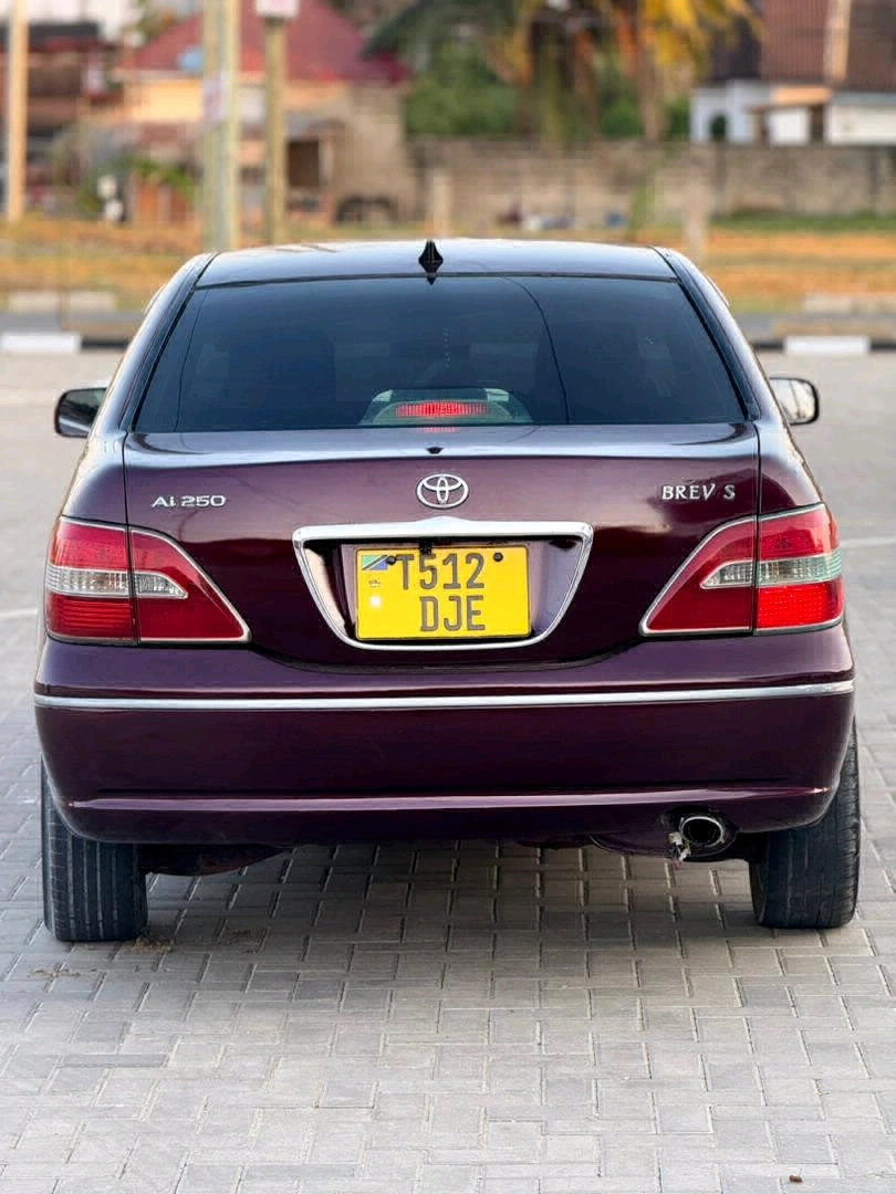 Toyota Brevis Sedan T512 DJE thumbnail 2