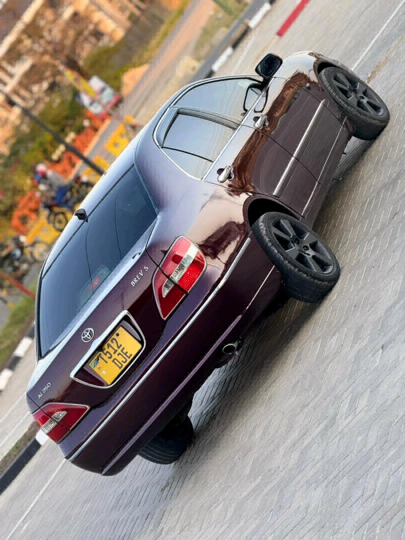 Toyota Brevis Sedan T512 DJE thumbnail 6