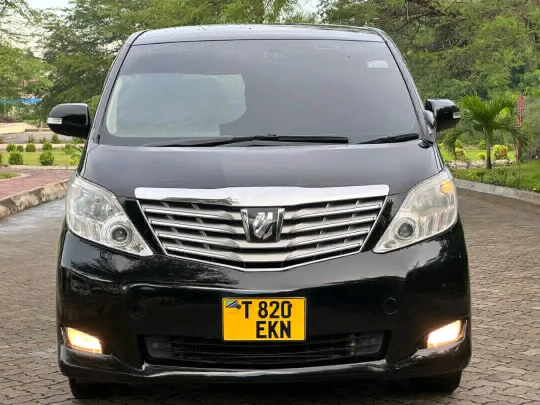 Toyota Alphard 2011 (EKN)