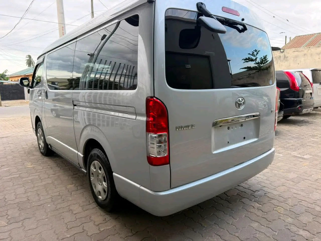 2017 Toyota Hiace (10 Seater)