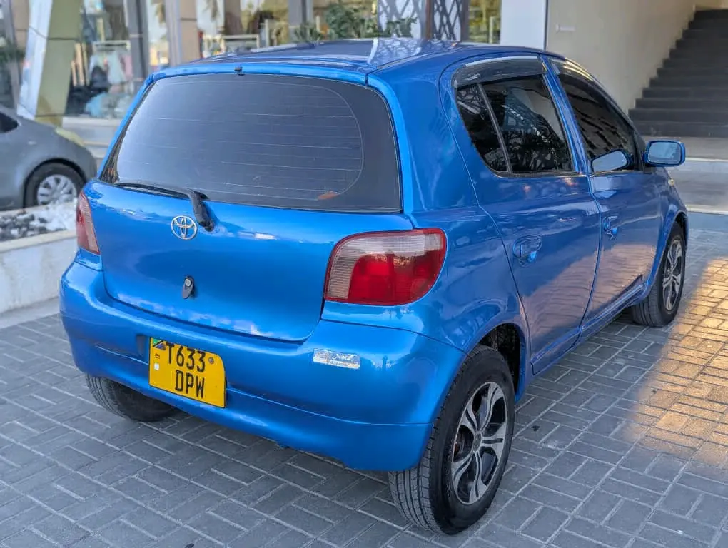 Toyota Vitz Hatchback Blue thumbnail 2