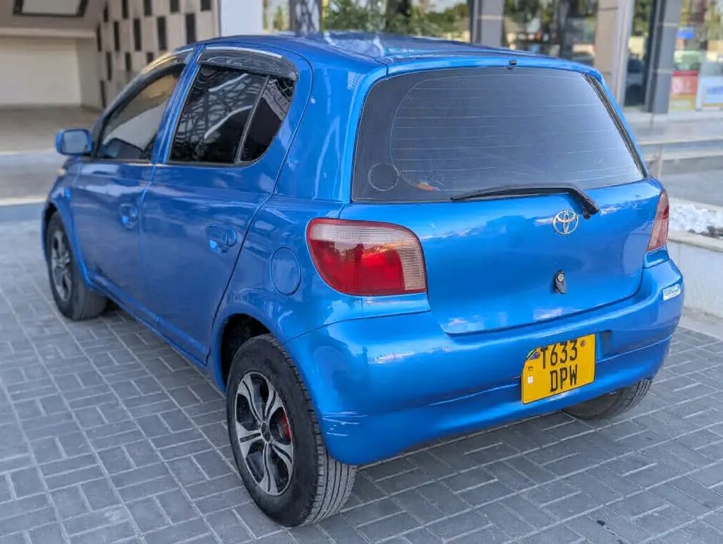 Toyota Vitz Hatchback Blue thumbnail 4