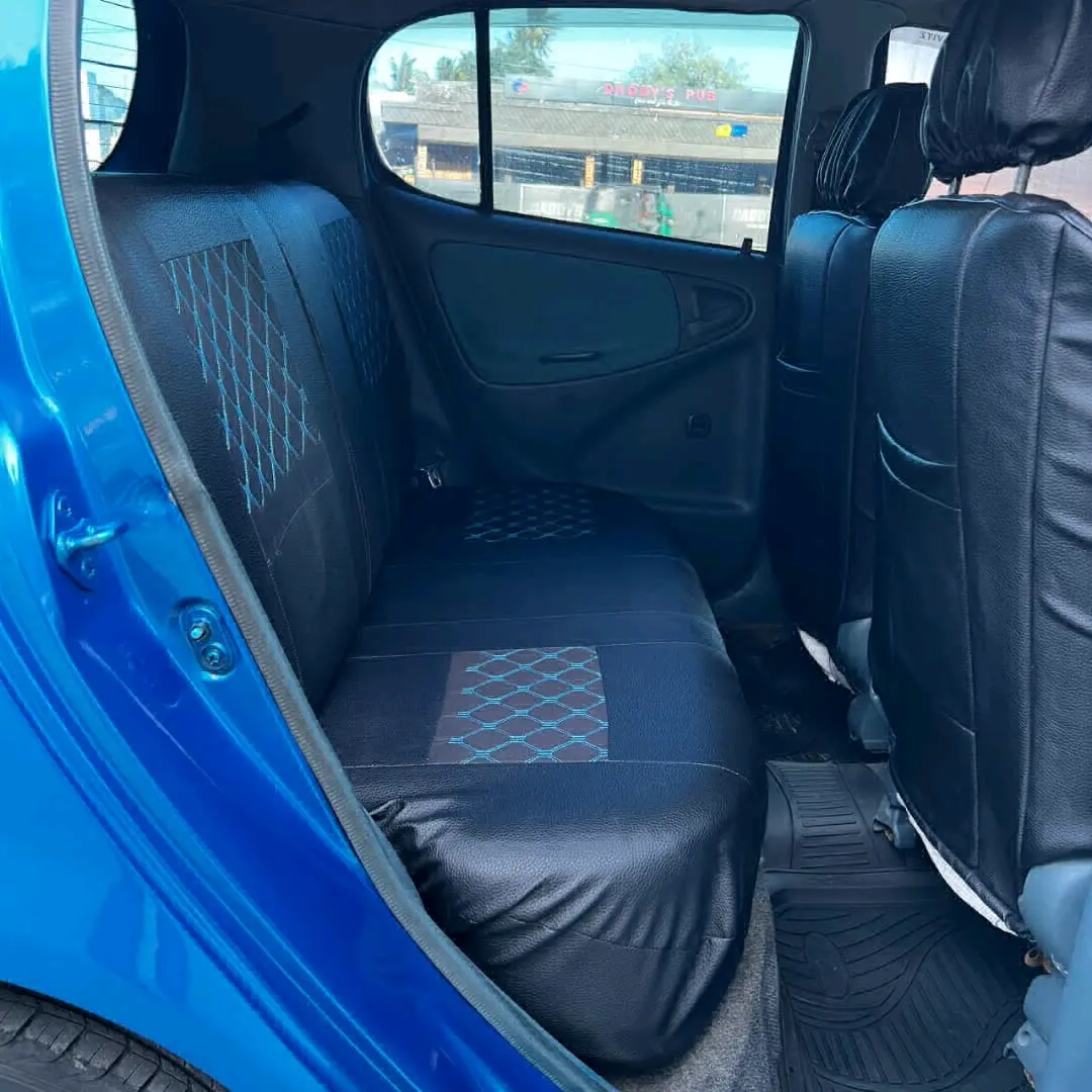 Toyota Vitz Hatchback Blue thumbnail 5