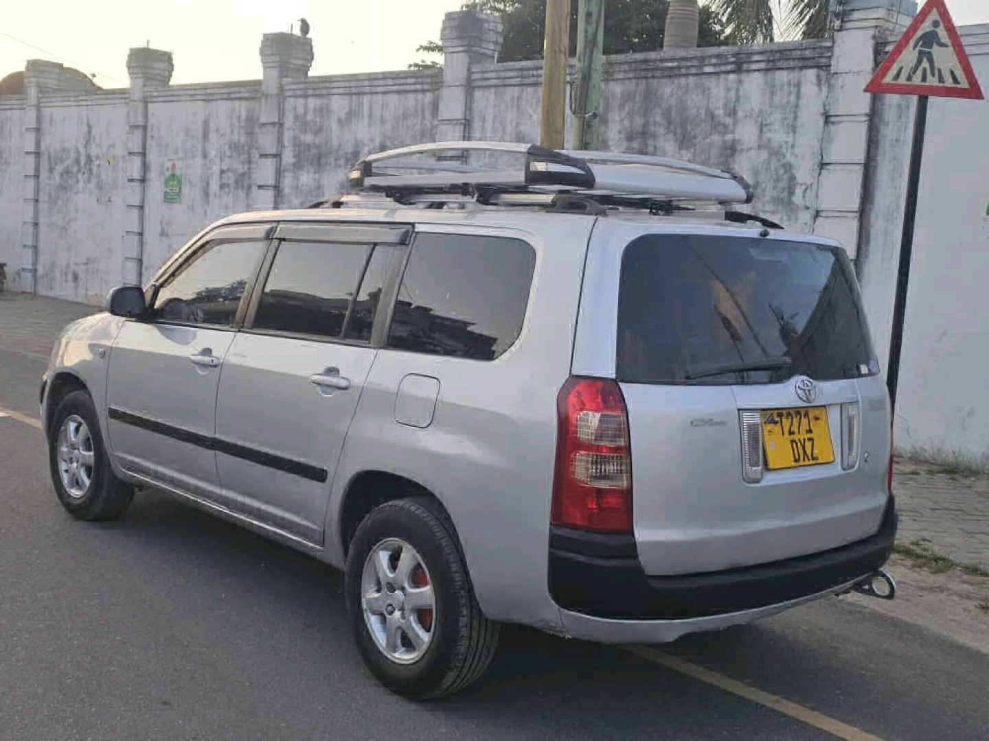 Toyota Succeed DXZ Silver Station Wagon 2006 thumbnail 7