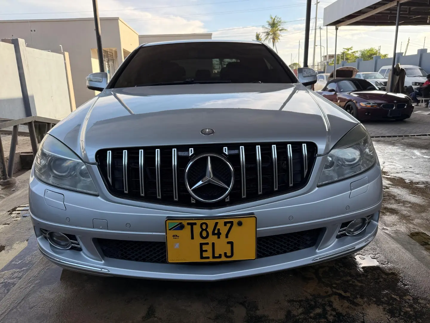 Silver Mercedes Benz C200 (2008)