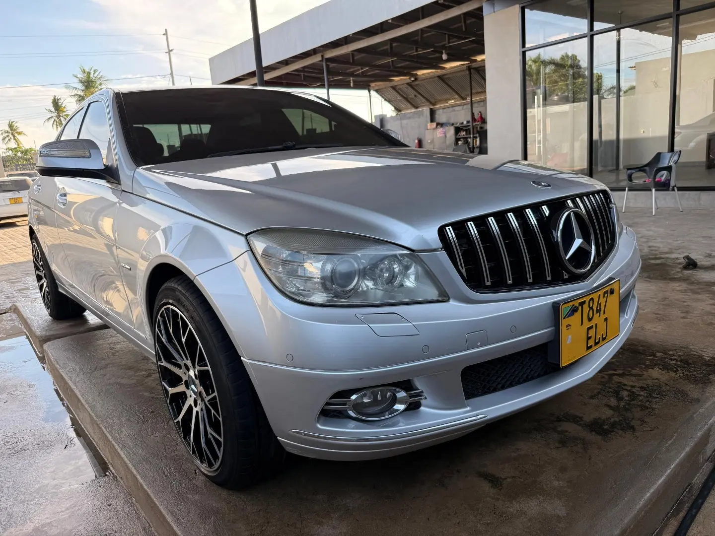 Silver Mercedes Benz C200 (2008) thumbnail 5