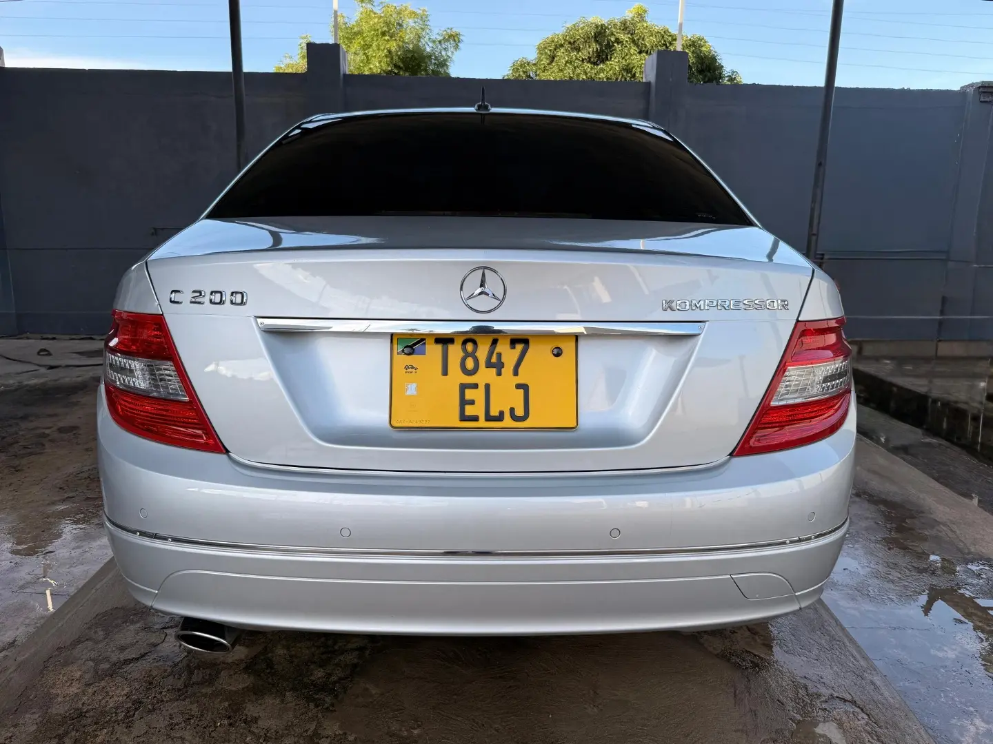 Silver Mercedes Benz C200 (2008) thumbnail 6
