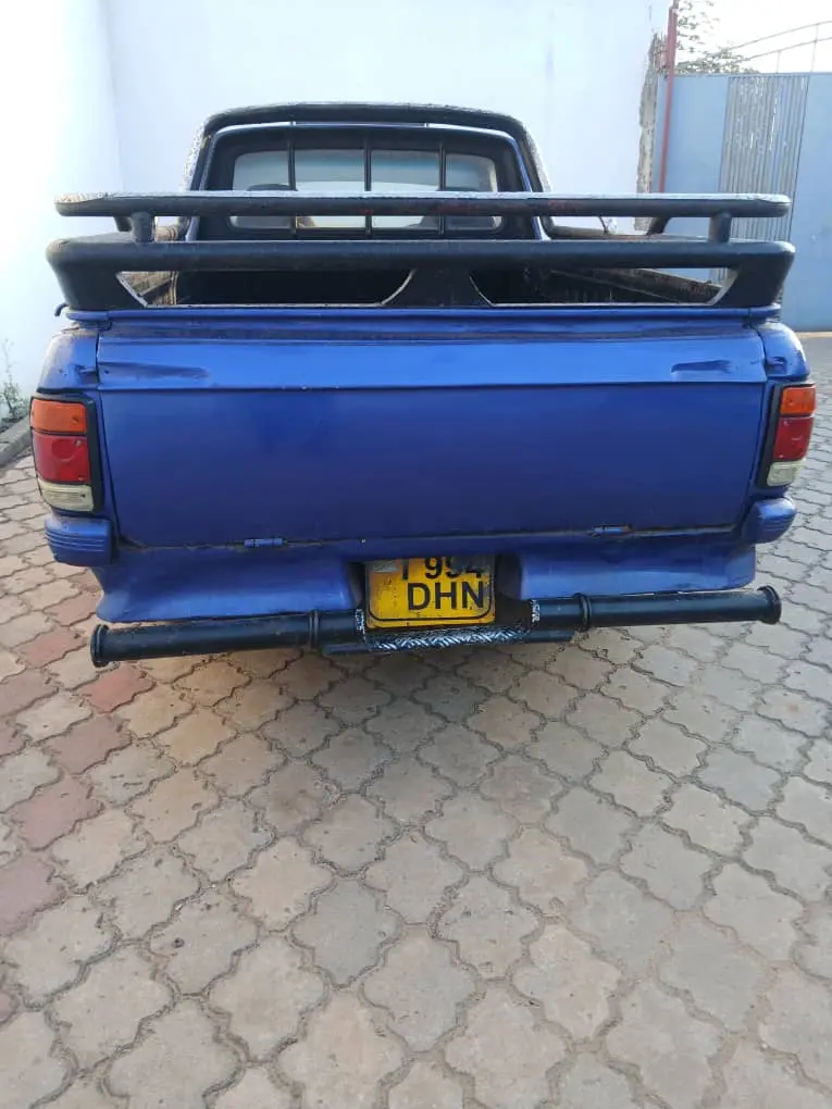 Nissan Pickup DHN MLN 5.8 Petrol
