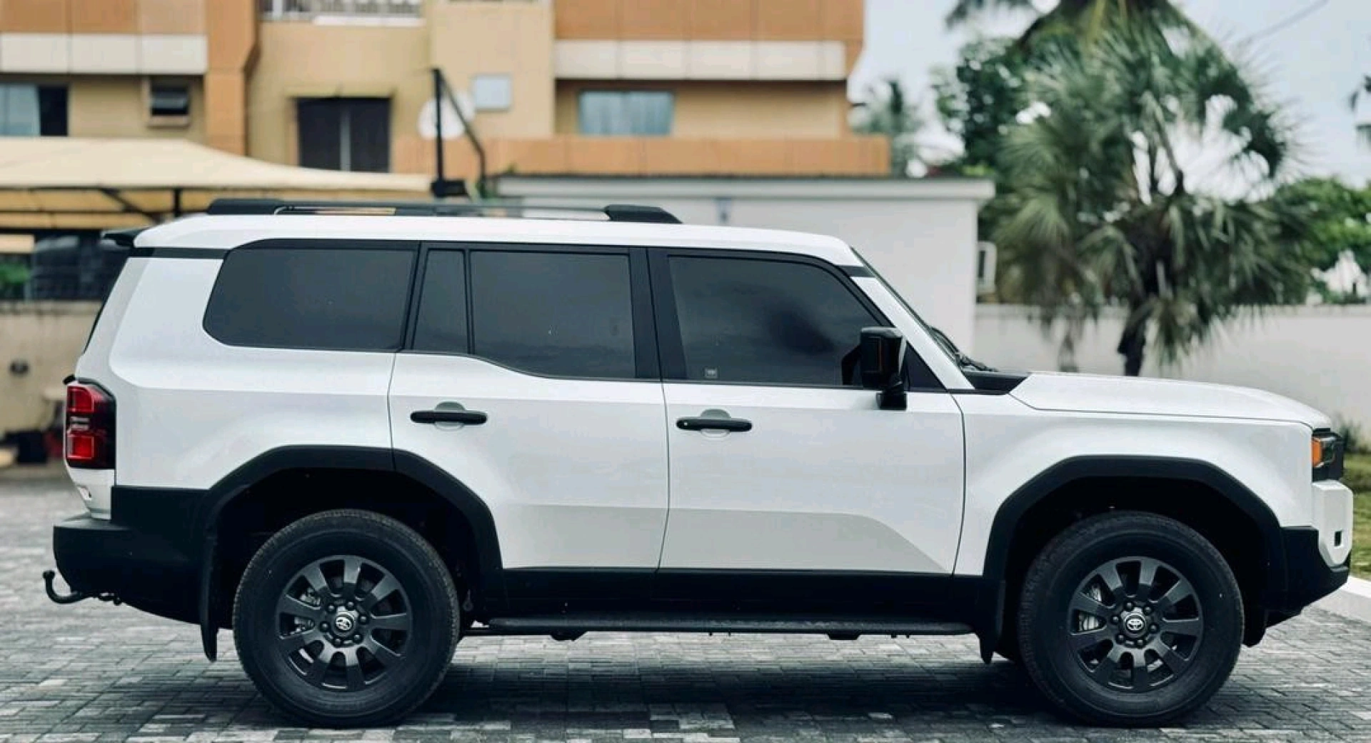 Toyota Land Cruiser Prado 250 2024 Automatic Diesel thumbnail 6