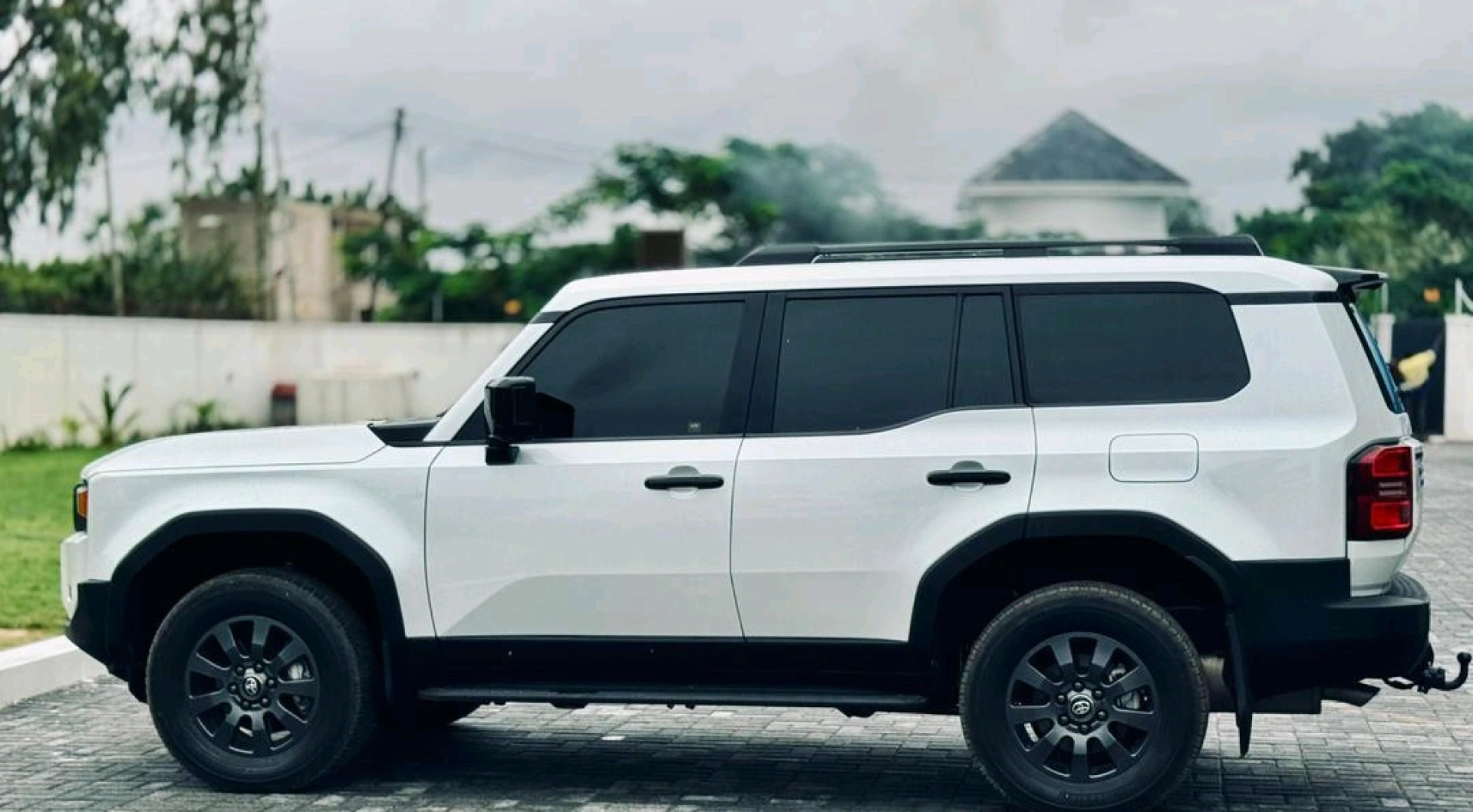 Toyota Land Cruiser Prado 250 2024 Automatic Diesel thumbnail 7