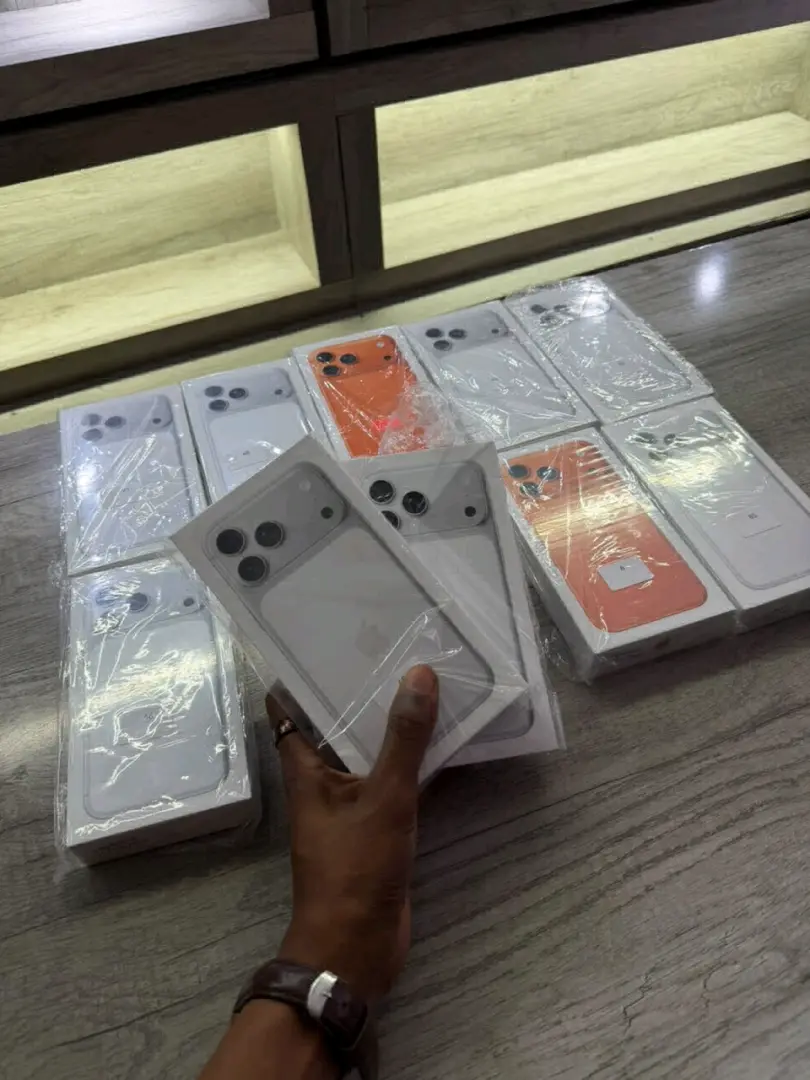 Apple iPhones (12 Pro Max to 16 Pro Max)