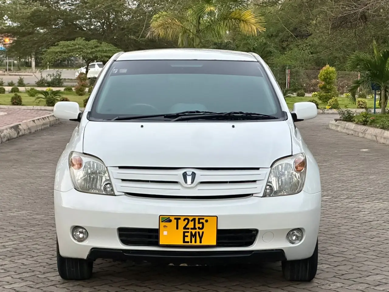 Toyota Ist 2005 - Pearl White