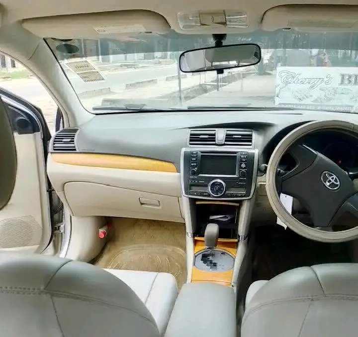 Toyota Premio F New Model thumbnail 6