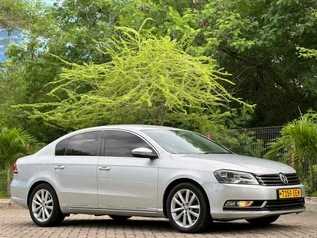 Volkswagen Passat - Silver thumbnail 5
