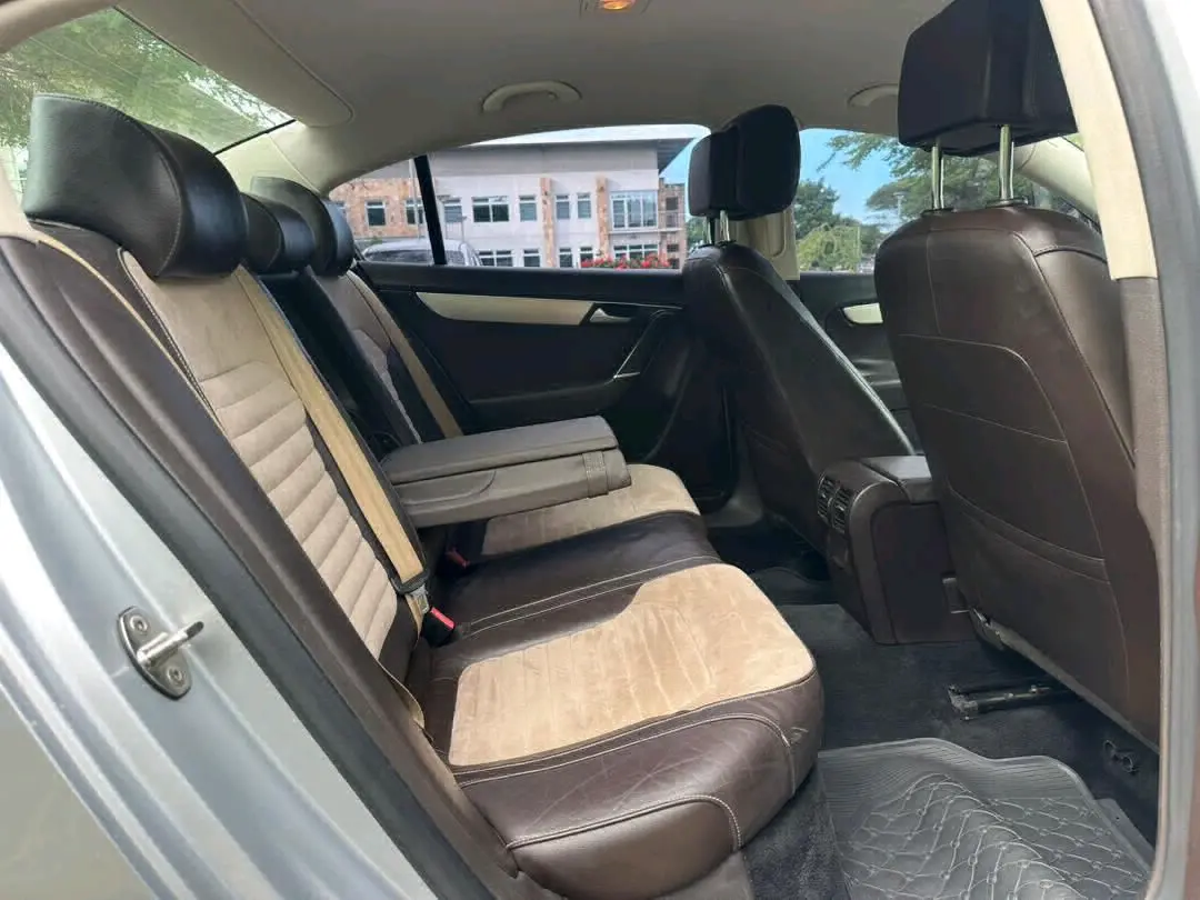 Volkswagen Passat - Silver thumbnail 6