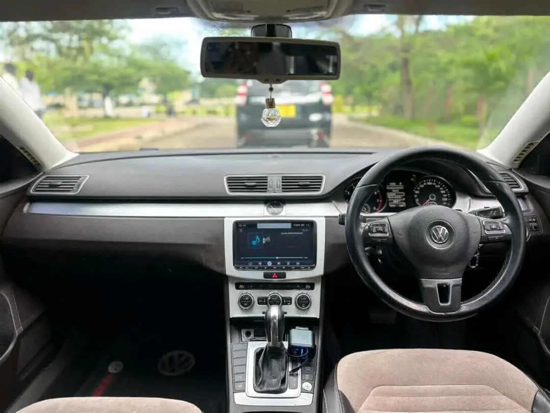 Volkswagen Passat - Silver thumbnail 9