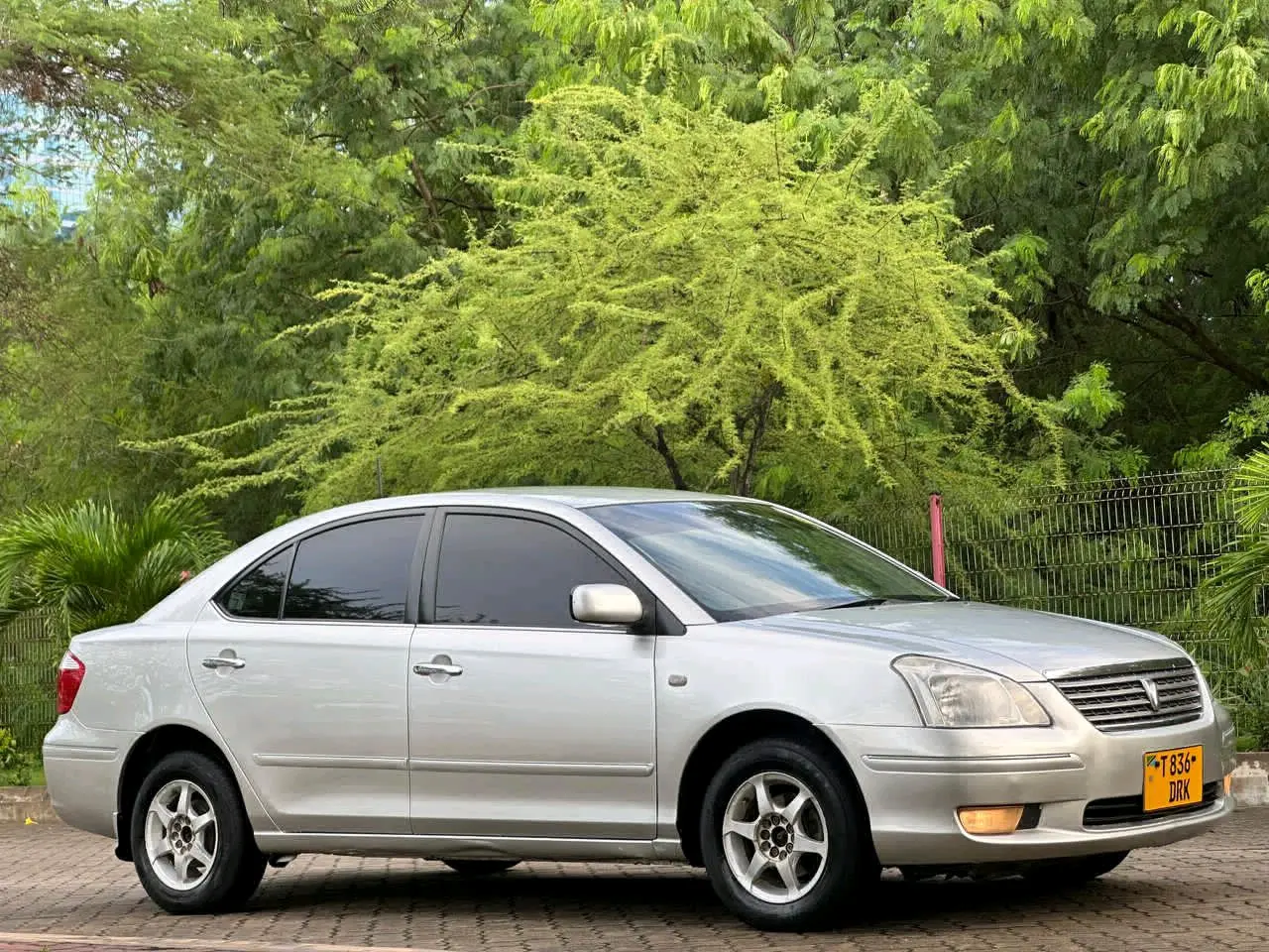 Toyota Premio F 2005 thumbnail 4