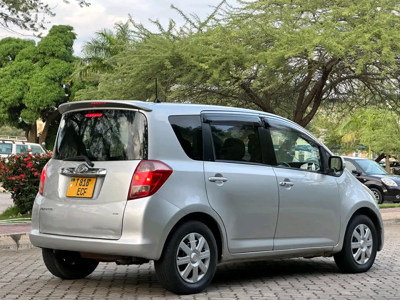Toyota Ractis 2006 Silver thumbnail 6