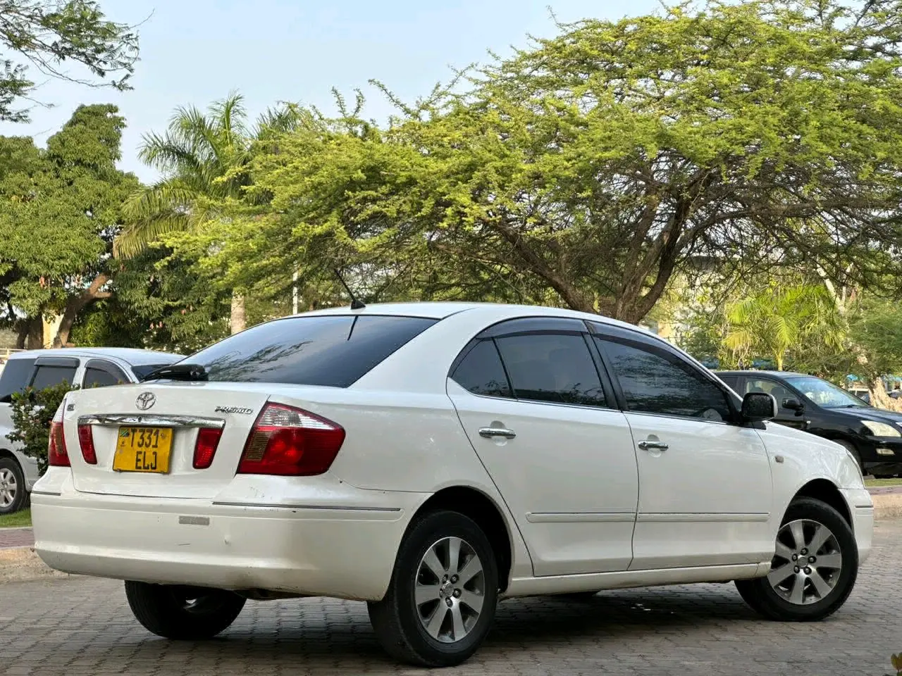 Toyota Premio G 2004, White, 1990cc thumbnail 2