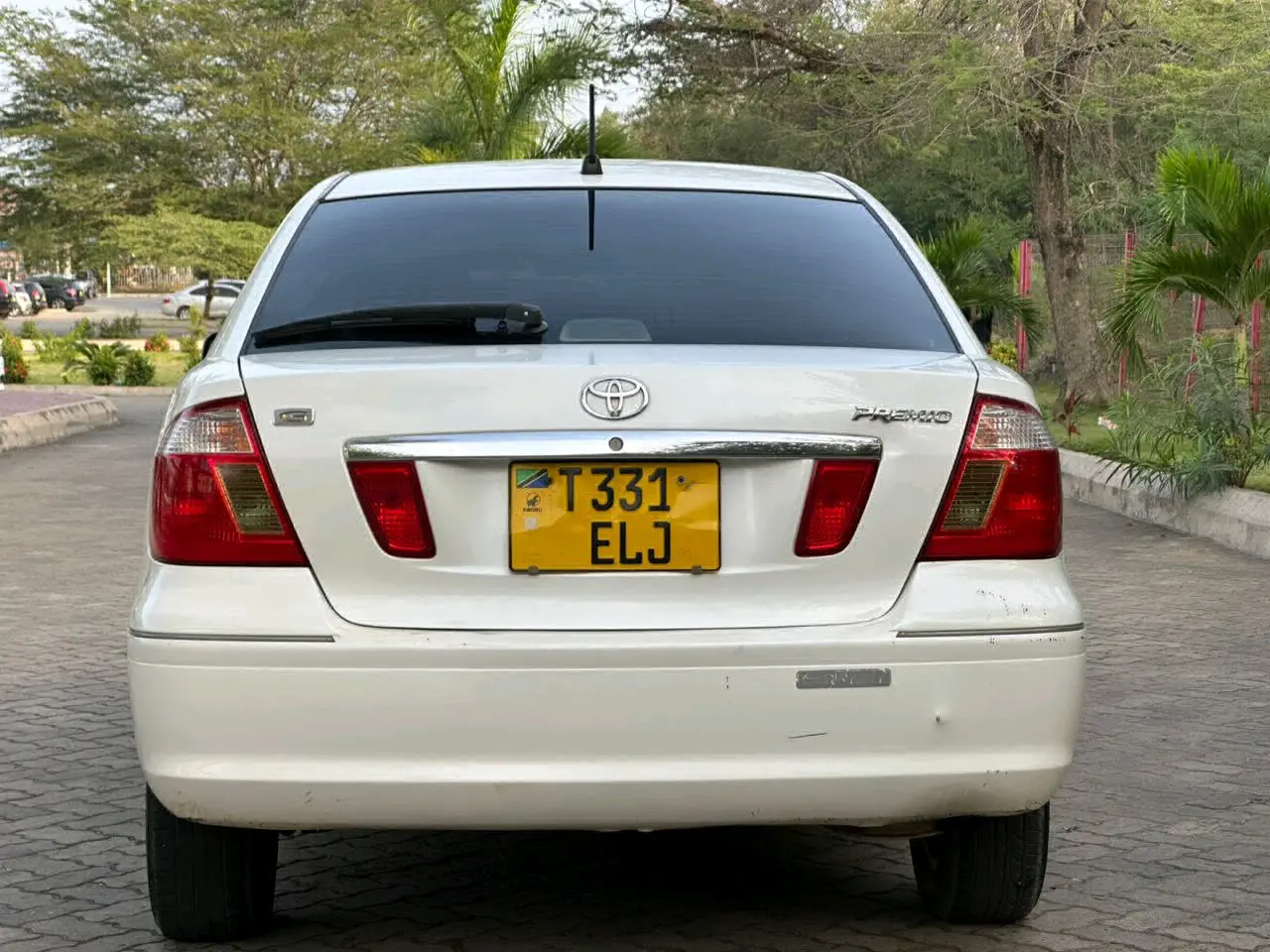 Toyota Premio G 2004, White, 1990cc thumbnail 4