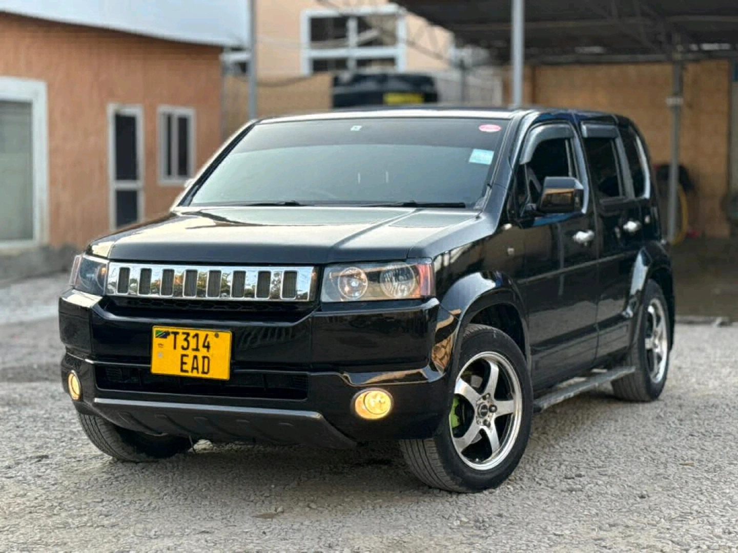 Black Honda Crossroad SUV EAD thumbnail 2