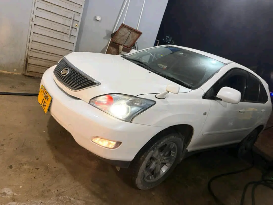 Toyota Harrier 2006 thumbnail 2