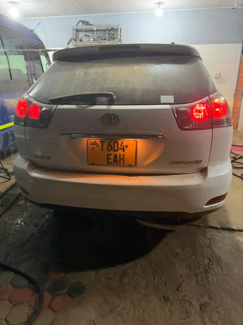 Toyota Harrier 2006 thumbnail 3