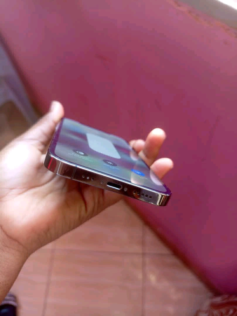 IPhone 12 Pro Perfect Condition thumbnail 3