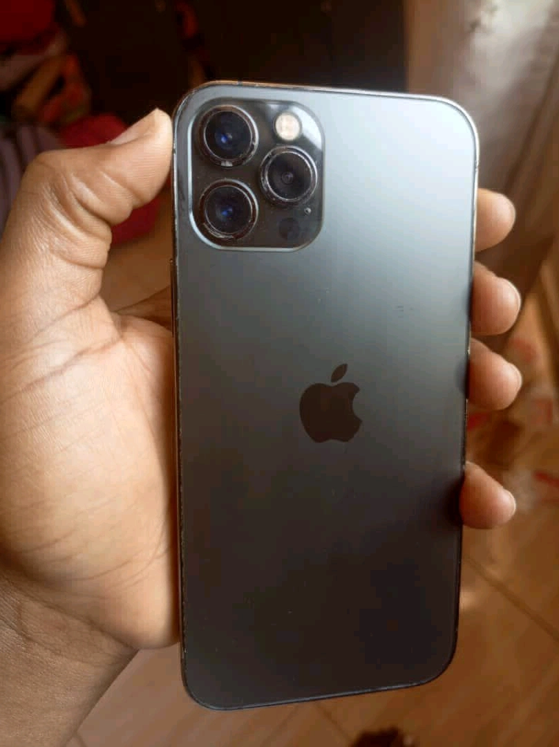 IPhone 12 Pro Perfect Condition thumbnail 5