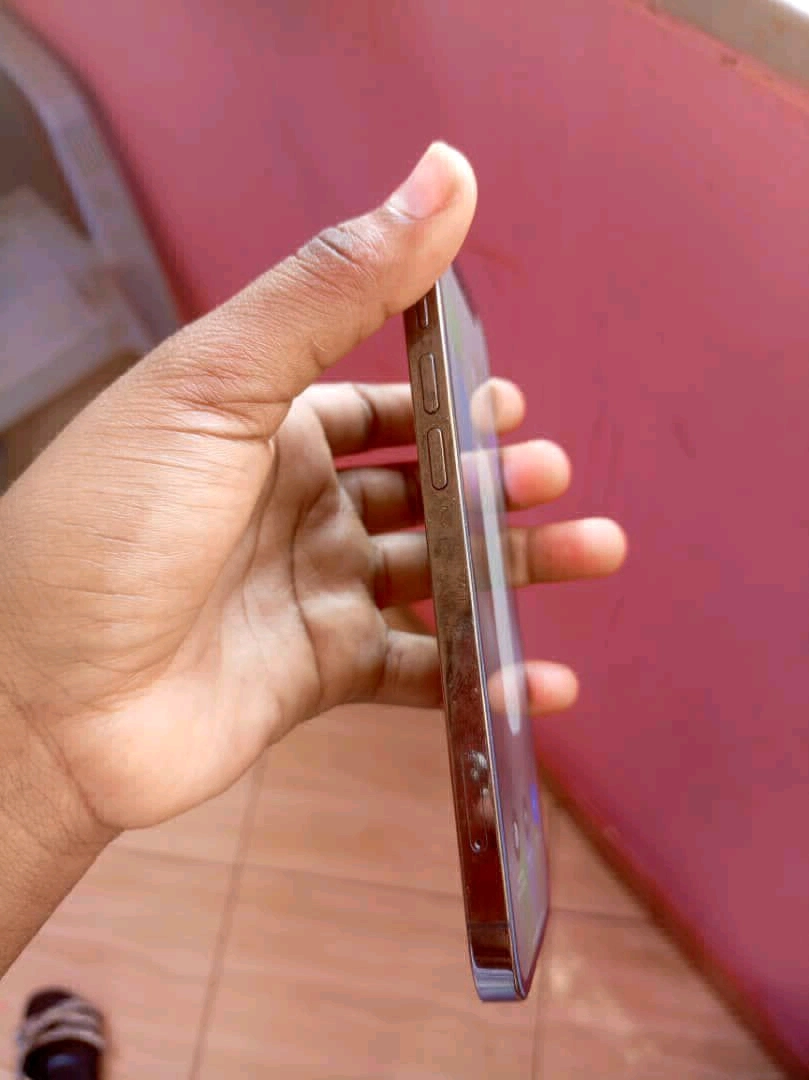 IPhone 12 Pro Perfect Condition thumbnail 6