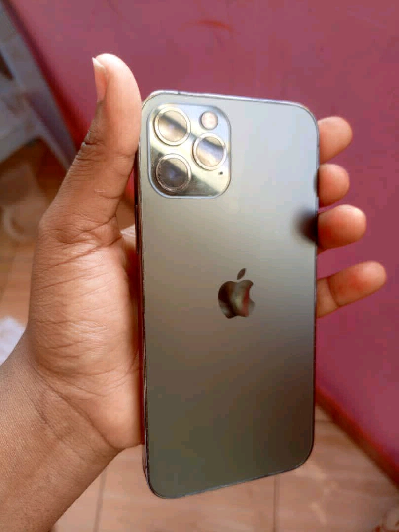 IPhone 12 Pro Perfect Condition thumbnail 8