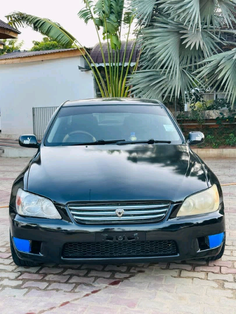 Toyota Altezza Sedan Full AC (Reg BHS) thumbnail 2