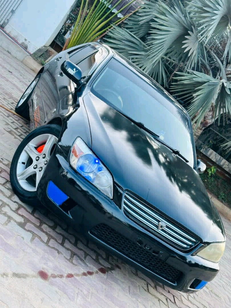 Toyota Altezza Sedan Full AC (Reg BHS) thumbnail 4