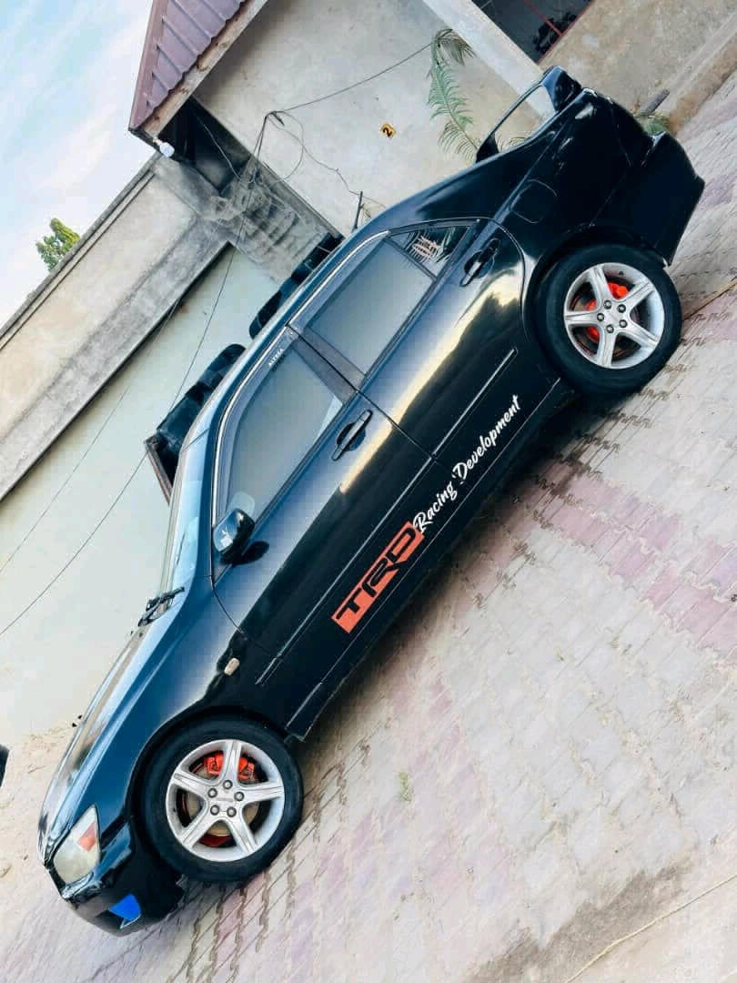 Toyota Altezza Sedan Full AC (Reg BHS) thumbnail 8