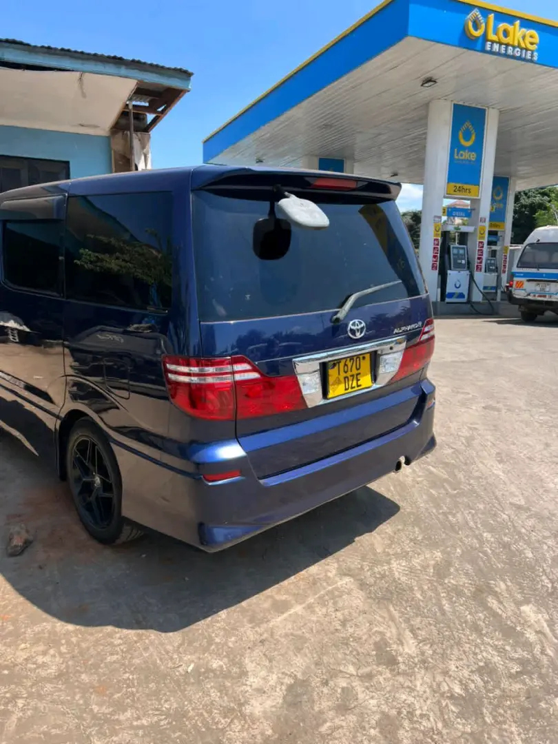 Toyota Alphard Minivan for Sale thumbnail 2