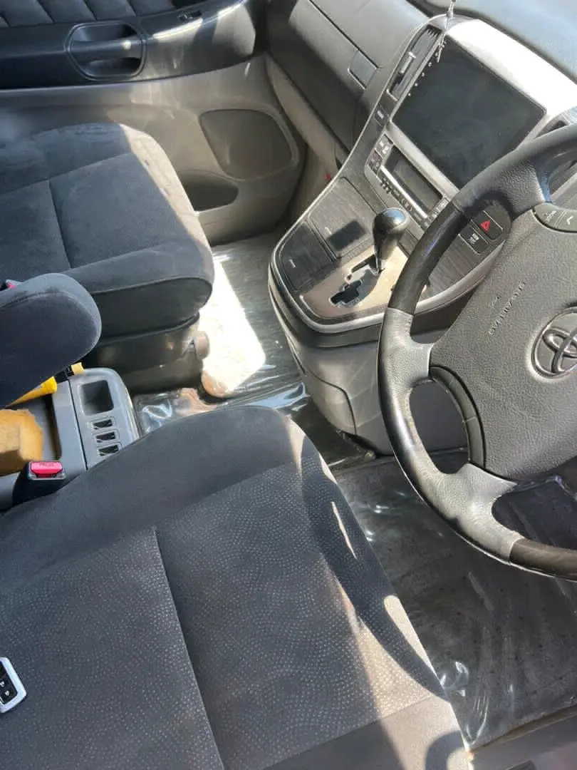 Toyota Alphard Minivan for Sale thumbnail 5