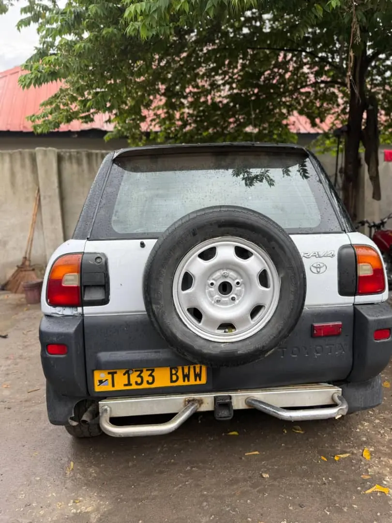 Used White Toyota RAV4 Short Chassis for Sale thumbnail 4