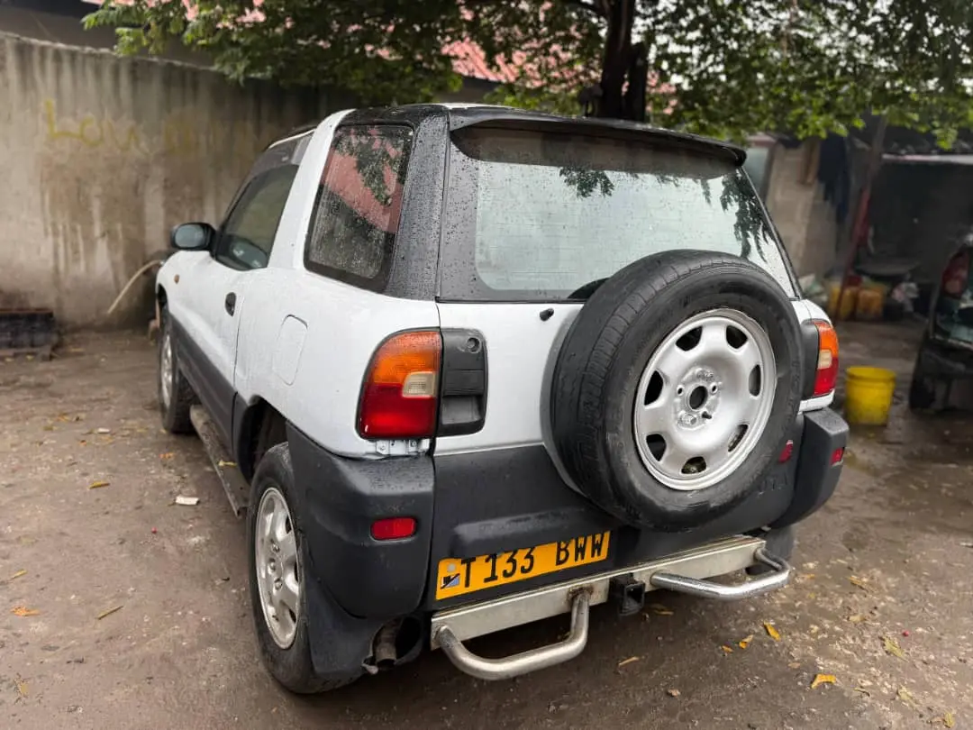 Used White Toyota RAV4 Short Chassis for Sale thumbnail 5