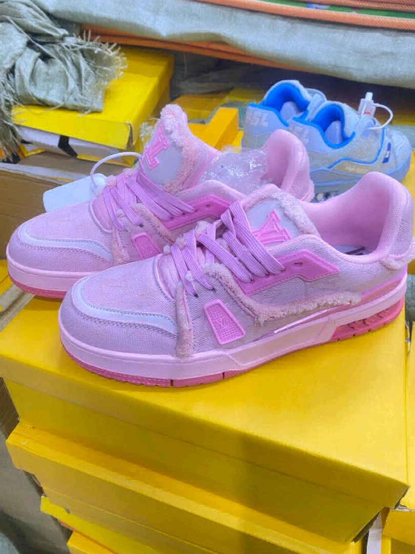 New Pink Low-Top Sneakers (Raba Kali)
