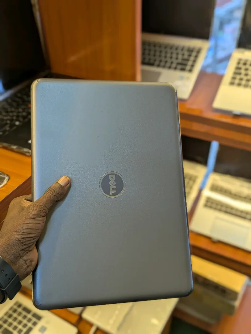 Dell Latitude 3380 Laptop Core i5, 8GB RAM thumbnail 3