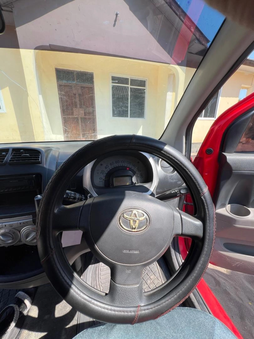 Red Toyota Passo CVT Full Ace Low KM thumbnail 3
