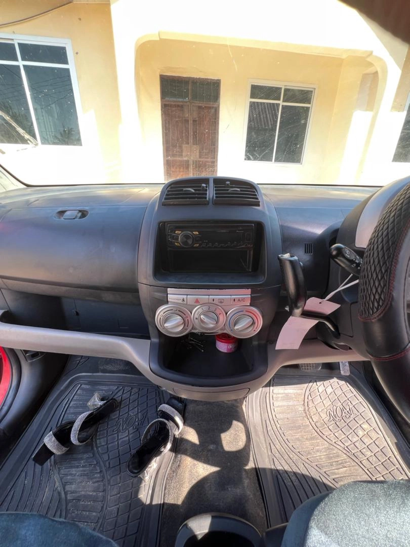 Red Toyota Passo CVT Full Ace Low KM thumbnail 4