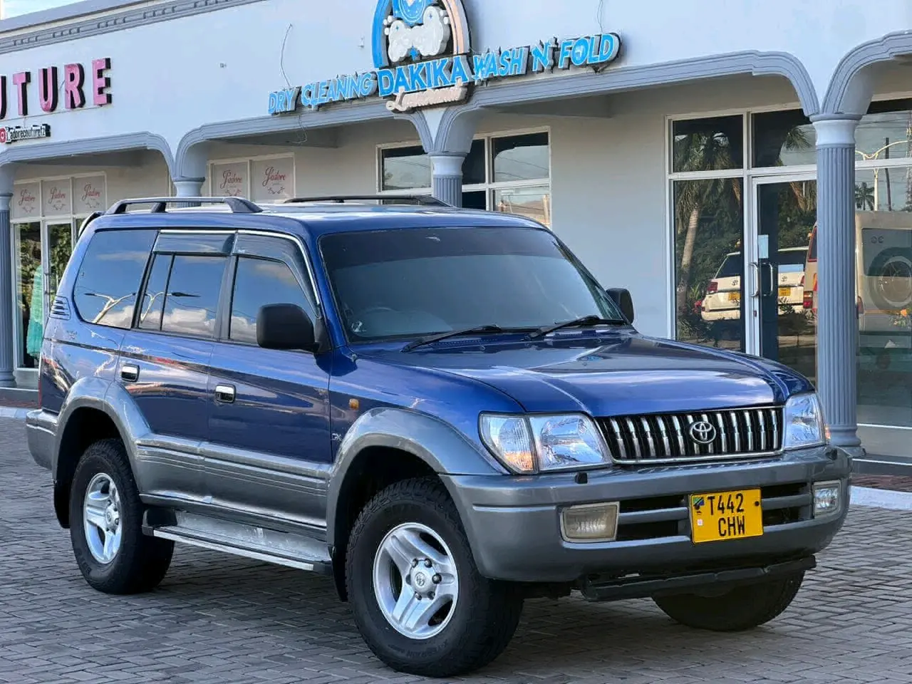Toyota Prado TX 2000 Model Diesel thumbnail 3