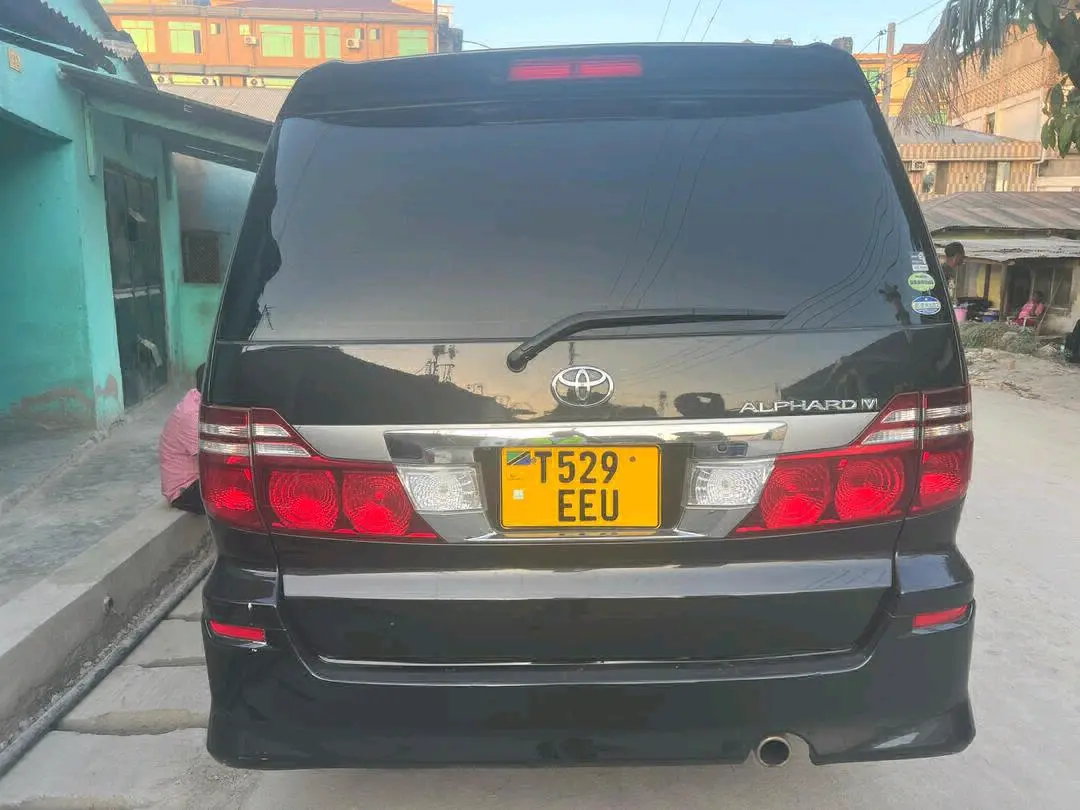 Toyota Alphard Nyeusi Inauzwa thumbnail 2
