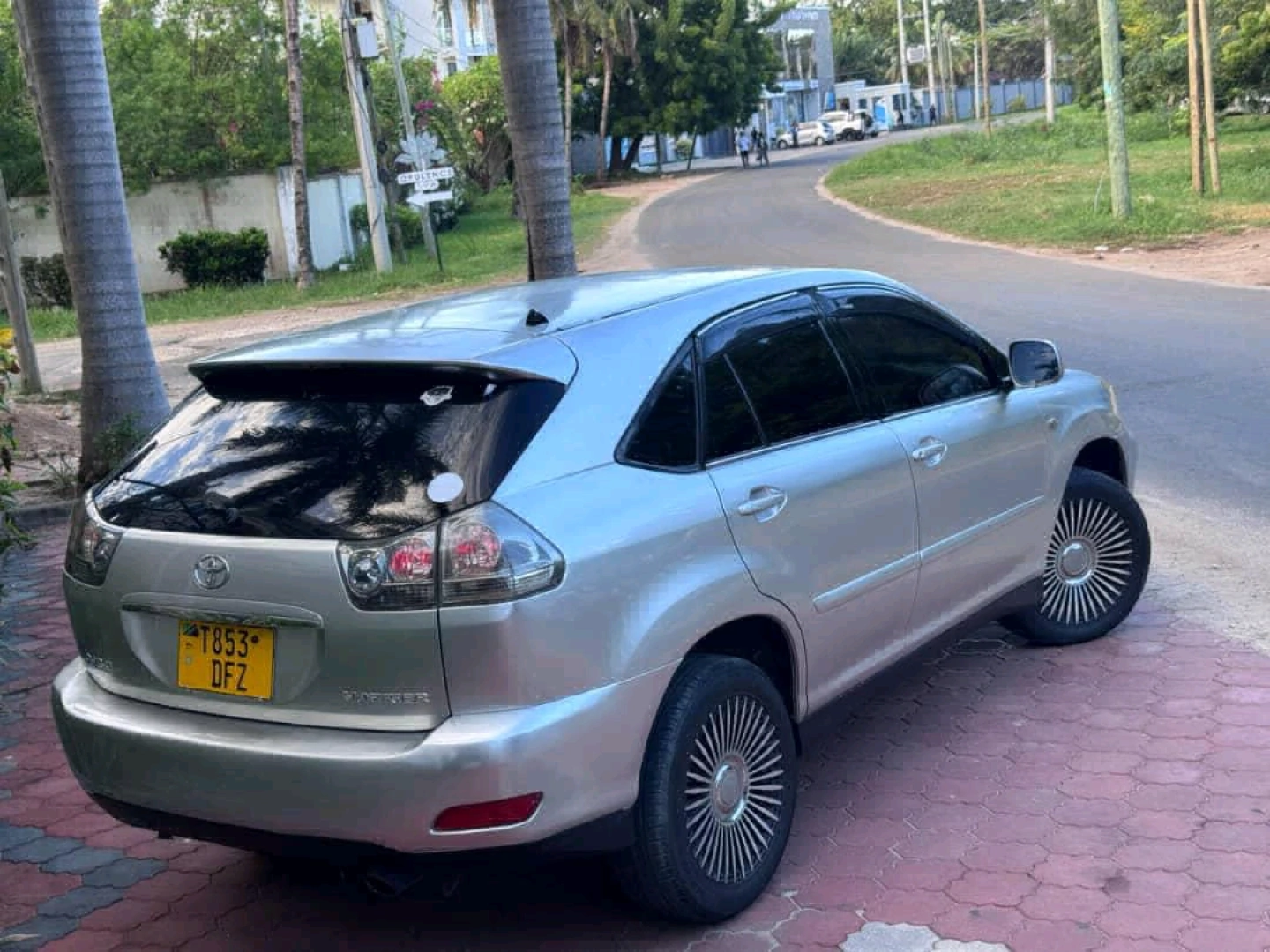 Toyota Harrier 2006 SUV Low Mileage thumbnail 3