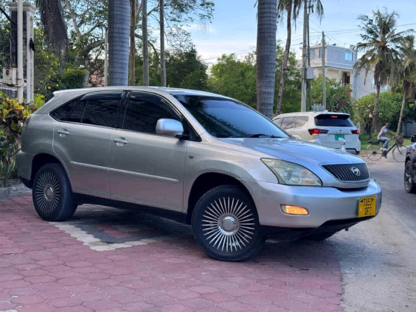 Toyota Harrier 2006 SUV Low Mileage thumbnail 4